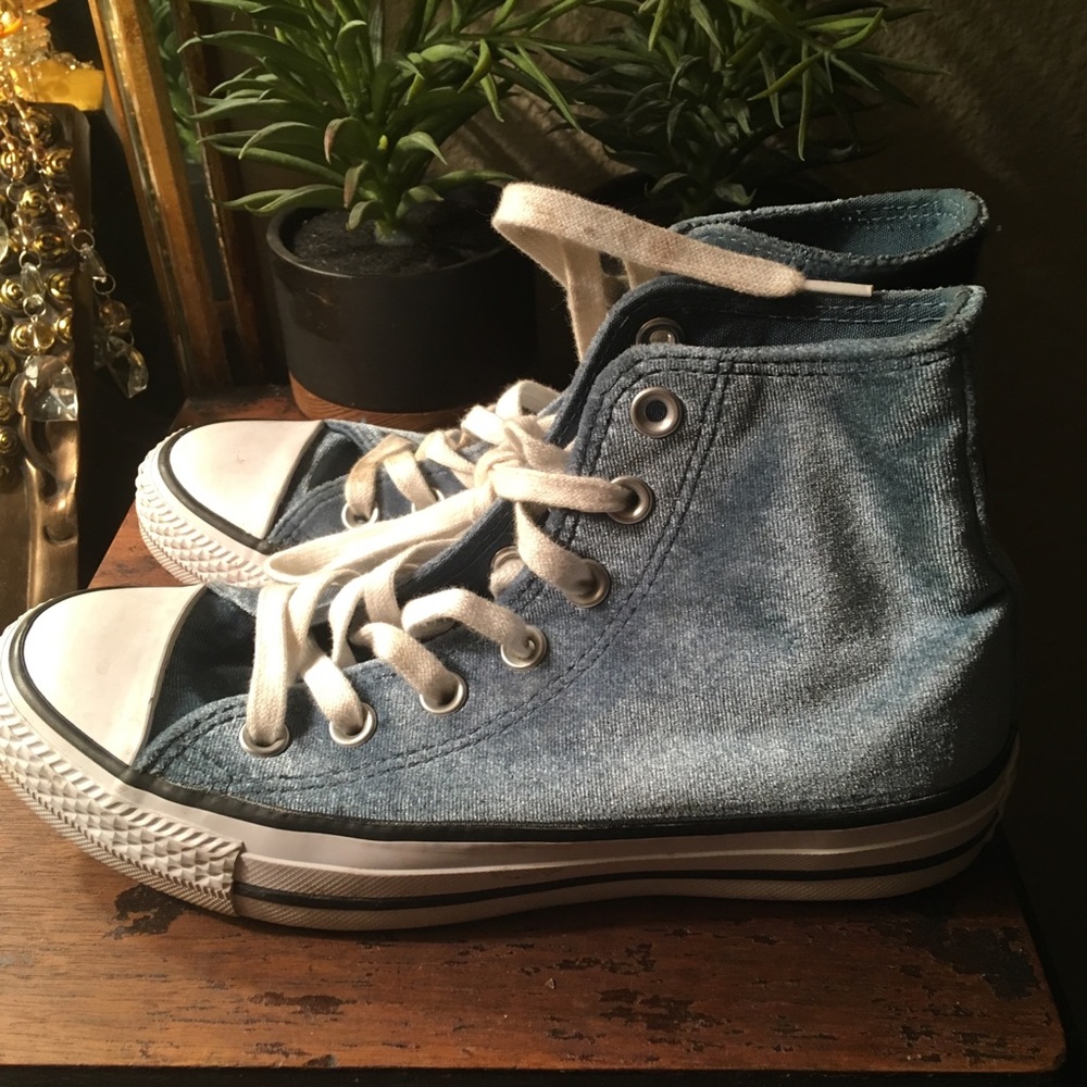 Converse Size 6 - image 2